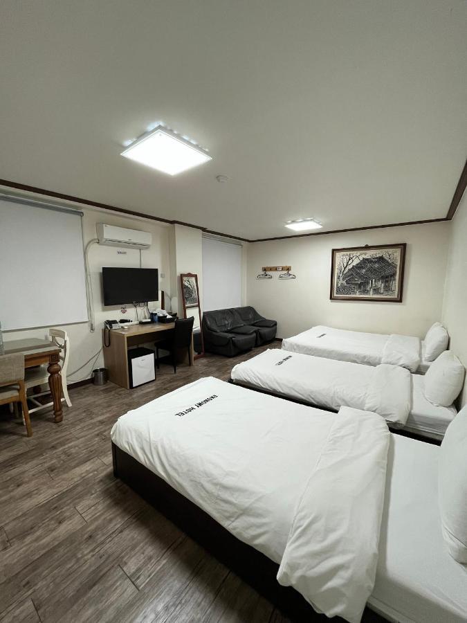 Ekonomy Hotel Mokpo Exterior photo