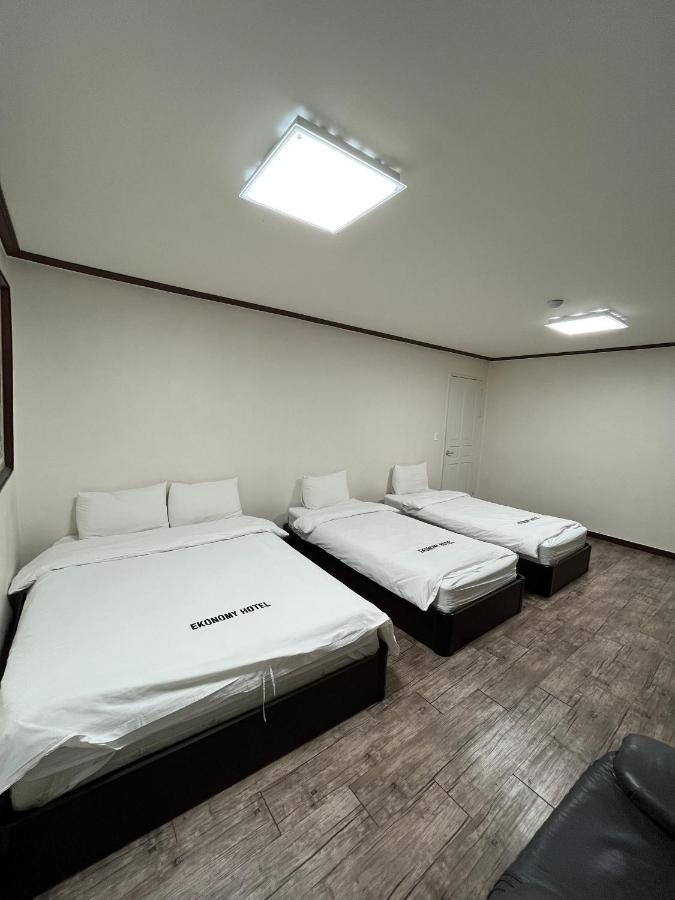 Ekonomy Hotel Mokpo Exterior photo